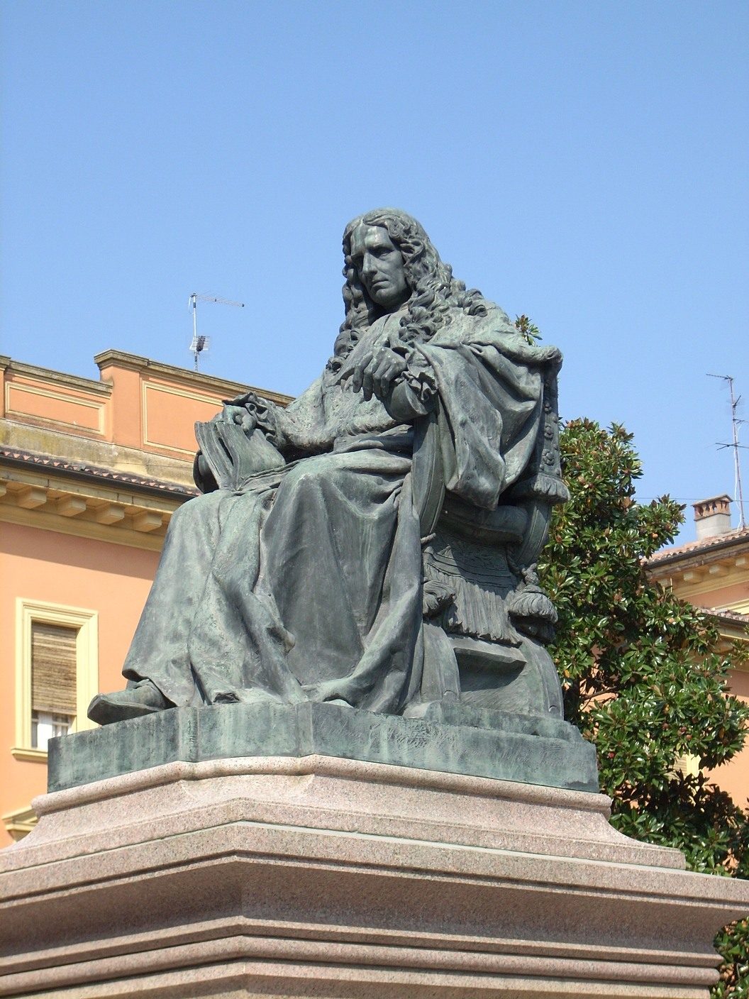 Marcello%20Malpighi%27s%20monument%2C%20Crevalcore%2C%20Italy%20-%2002.JPG
